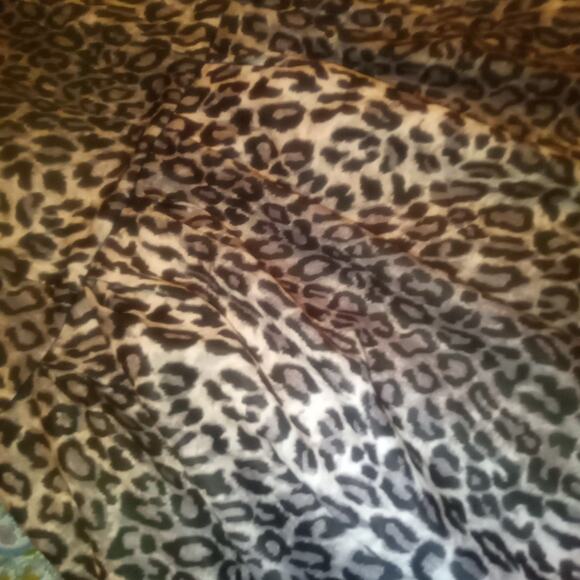 Attention Womens sleeveless Leopard Fit & Flare Dress Gray Pleated Size Large - Picture 4 of 4